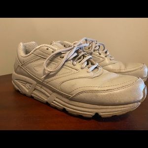 Chunky beige sneakers